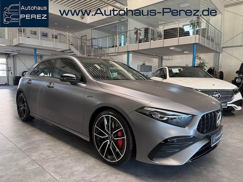 Grau Gebraucht 2024 Mercedes A35 AMG AMG Limousine | 51.900 € (Teuer) - Bild 1/4