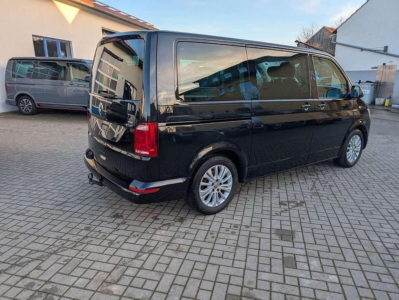 Gebraucht VW Multivan Trendline 150 PS (110 kW) 2016 Schwarz Van