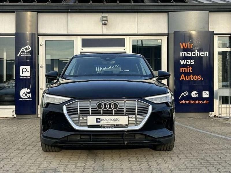 Gebraucht Audi e-tron Basis 230 kW (313 PS) 2021 Brillantschwarz SUV