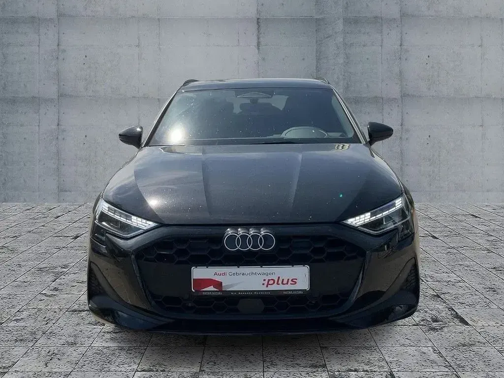 Gebraucht Audi A3 Sport 204 PS (150 kW) 2025 Mythosschwarz metallic Limousine