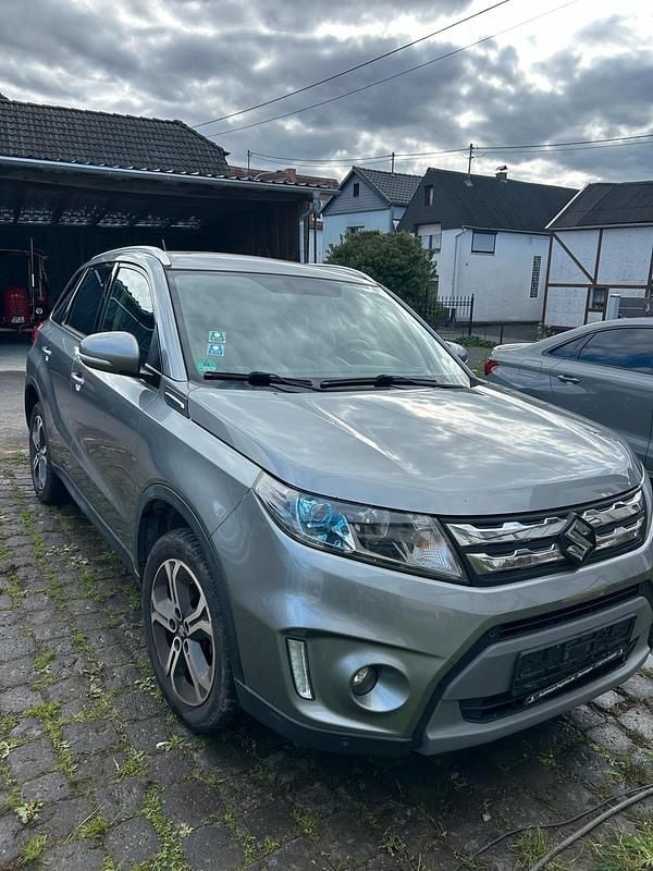 Grau Gebraucht 2015 Suzuki Vitara SUV | 10.500 € (Guter Preis) - Bild 1/4