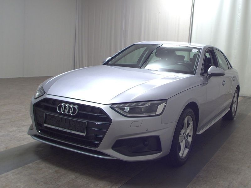 Florettsilber metallic Gebraucht 2020 Audi A4 Advanced Limousine | 18.480 € (Superpreis) - Bild 1/3