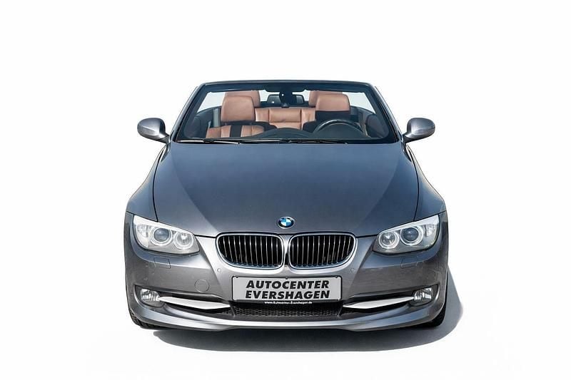 Gebraucht BMW 325 Cabriolet Comfort Edition 204 PS (150 kW) 2012 Grau Cabrio
