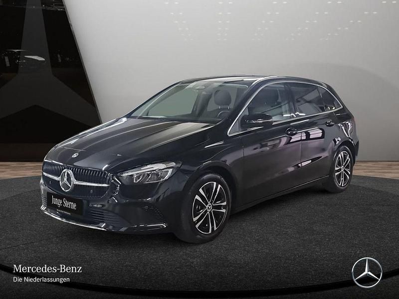 Gebraucht Mercedes 220 Advanced 190 PS (139 kW) 2025 Schwarz Limousine