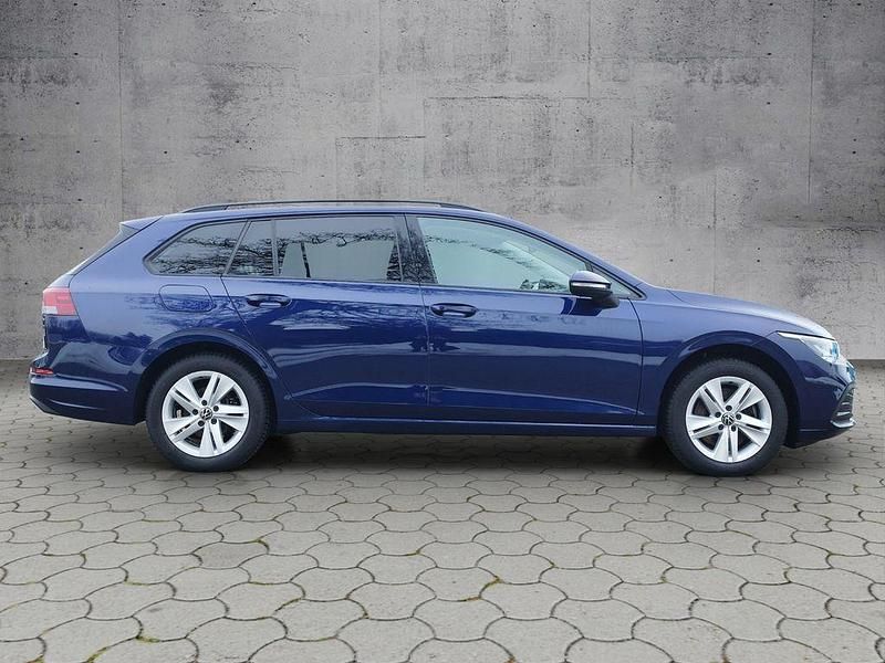 Gebraucht VW Golf VIII S 150 PS (110 kW) 2022 Atlantik blue metallic Kombi