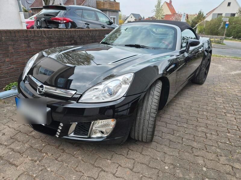 Schwarz Gebraucht 2009 Opel GT Cabrio | 8.600 € (Etwas zu teuer) - Bild 1/4