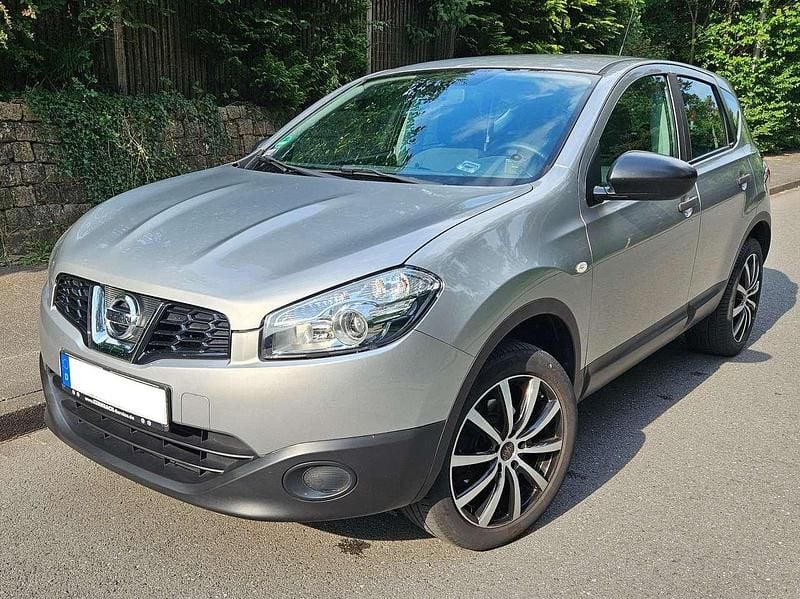 Silber Gebraucht 2012 Nissan Qashqai SUV | 6.600 € (Fairer Preis) - Bild 1/4