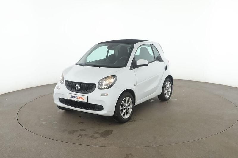 Weiß Gebraucht 2018 Smart ForTwo Coupé Passion Kleinwagen | 13.130 € (Etwas zu teuer) - Bild 1/3