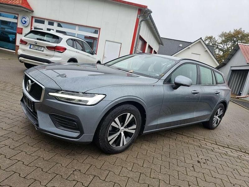 Gebraucht Volvo V60 150 PS (110 kW) 2019 Osmium grey (metallic) Kombi