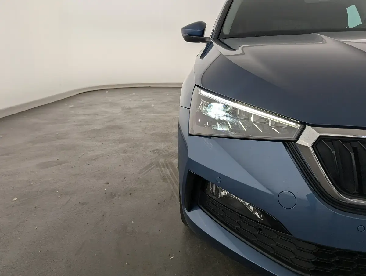Gebraucht Skoda Scala Clever 150 PS (110 kW) 2021 Blau Kleinwagen