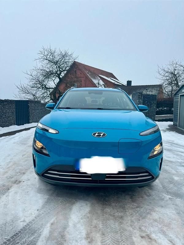Gebraucht Hyundai Kona 100 kW (136 PS) 2021 Blau SUV