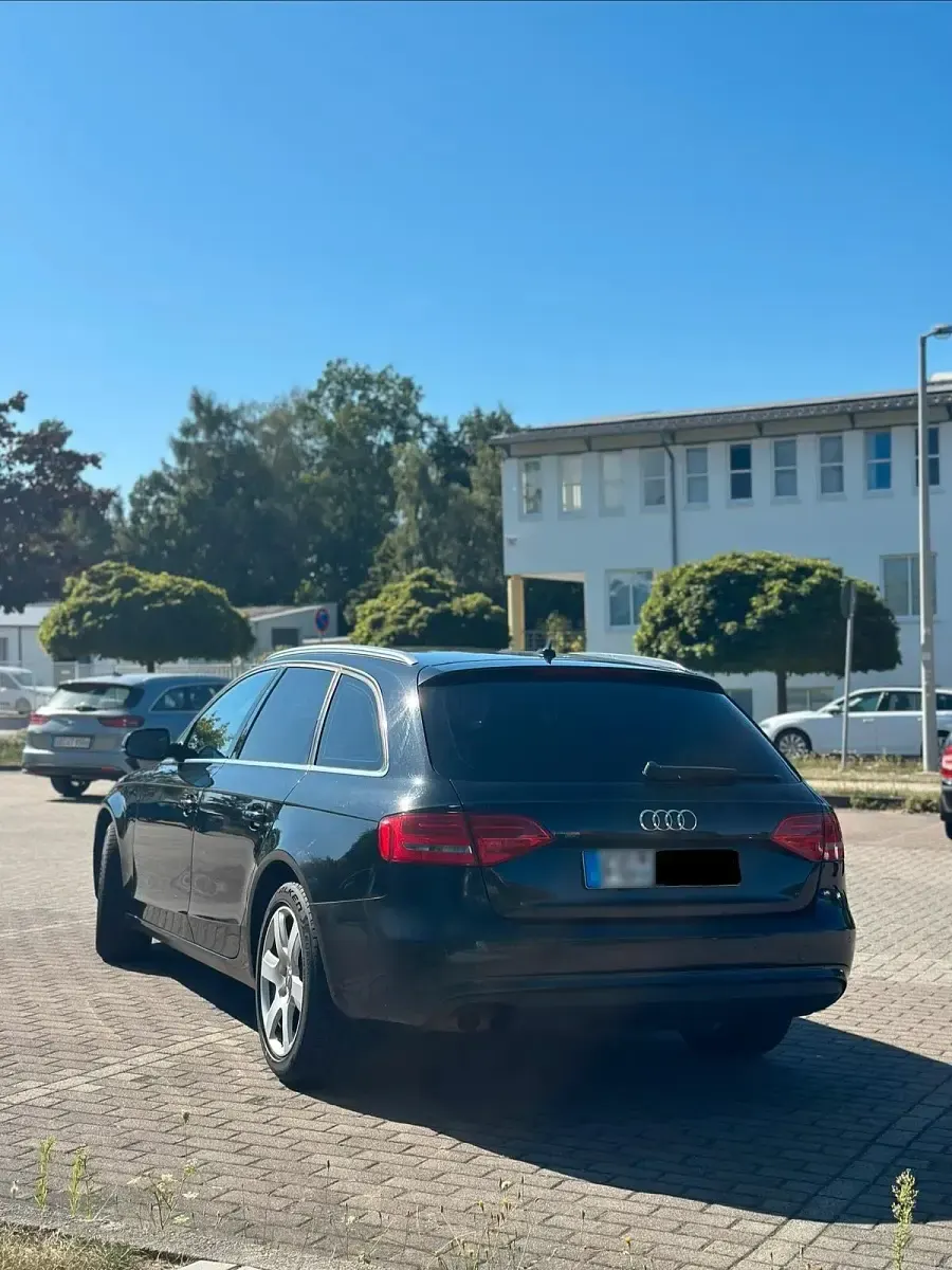Gebraucht Audi A4 Ambiente 143 PS (105 kW) 2013 Schwarz Kombi