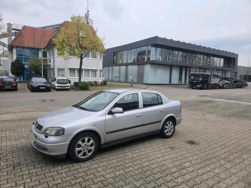 Gebraucht Opel Astra 2002 Silber Limousine