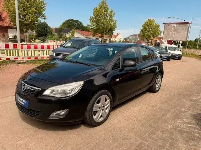 Gebraucht Opel Astra 120 PS (88 kW) 2011 Schwarz Limousine
