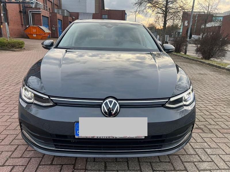 Gebraucht VW Golf VIII Move 150 PS (110 kW) 2024 Grau Limousine