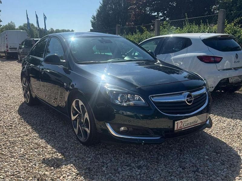 Grün Gebraucht 2016 Opel Insignia Sport Limousine | 10.899 € (Fairer Preis) - Bild 1/4
