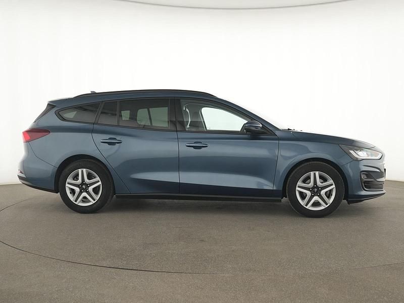 Gebraucht Ford Focus Cool & Connect 120 PS (88 kW) 2022 Chroma blau Kombi