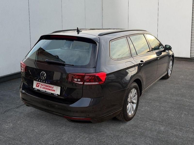 Gebraucht VW Passat Conceptline 150 PS (110 kW) 2023 Grau Kombi