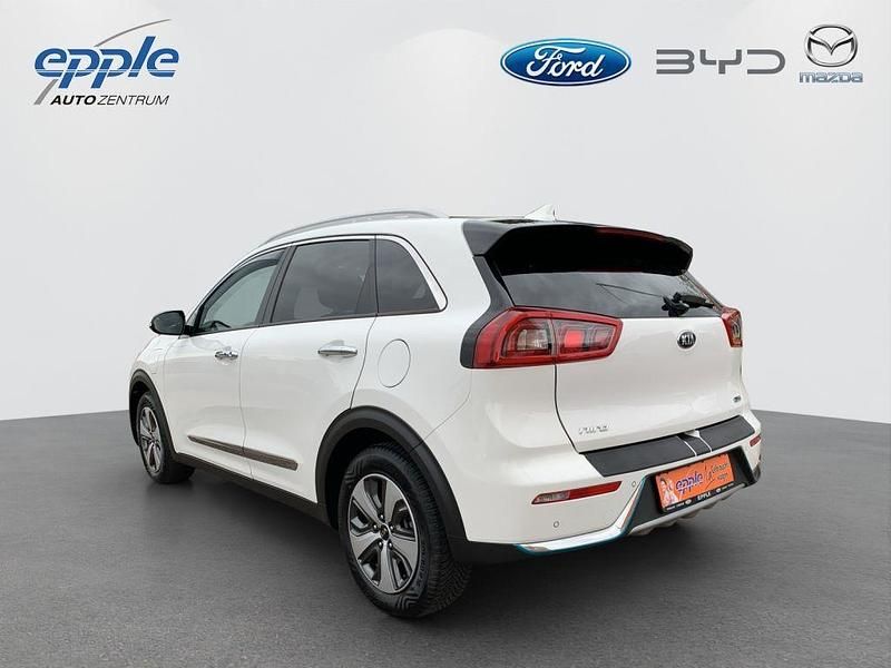 Gebraucht Kia Niro Vision 141 PS (103 kW) 2018 Schneeweiß SUV