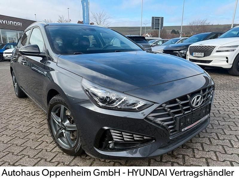 Grau Gebraucht 2021 Hyundai i30 Edition 30 Kombi | 14.590 € (Fairer Preis) - Bild 1/4