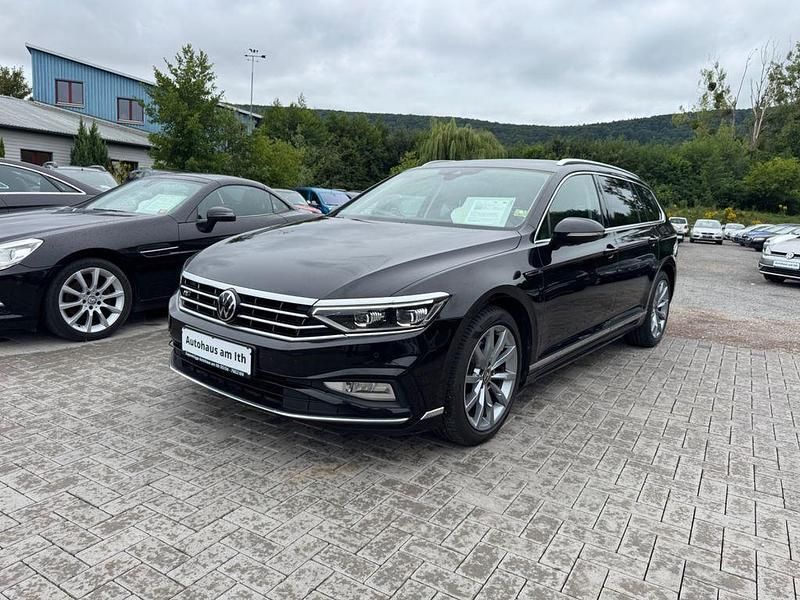 Schwarz Gebraucht 2021 VW Passat Elegance Kombi | 18.990 € (Teuer) - Bild 1/4