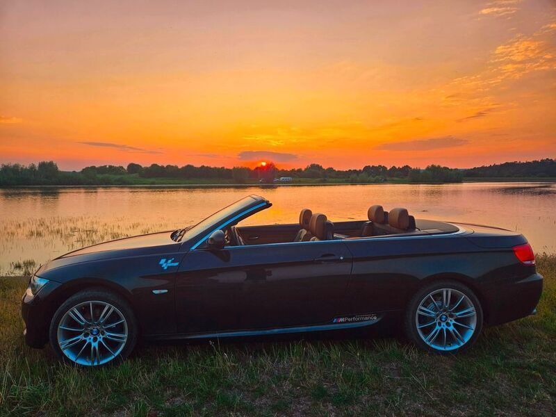 Schwarz Gebraucht 2010 BMW 320 Cabriolet M Performance Cabrio | 12.999 € (Fairer Preis) - Bild 1/4