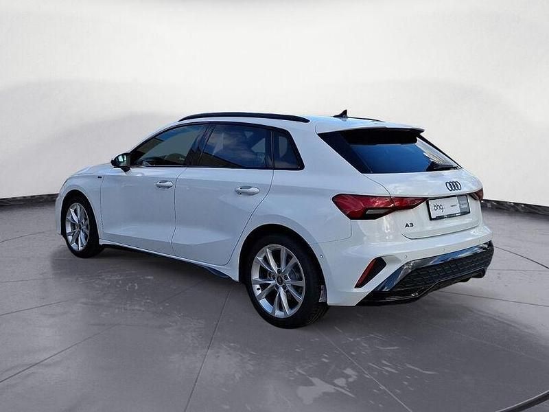 Gebraucht Audi A3 S-Line 150 PS (110 kW) 2025 Arkonaweiß Kombi