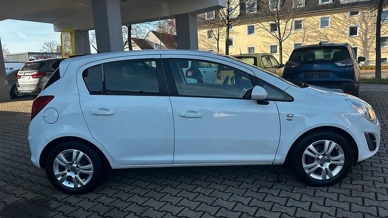 Gebraucht Opel Corsa Satellite 75 PS (55 kW) 2011 Weiß Limousine