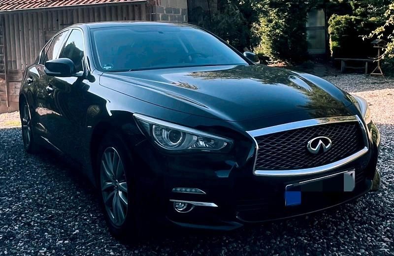 Schwarz Gebraucht 2014 Infiniti Q50 Limousine | 14.499 € (Etwas zu teuer) - Bild 1/4
