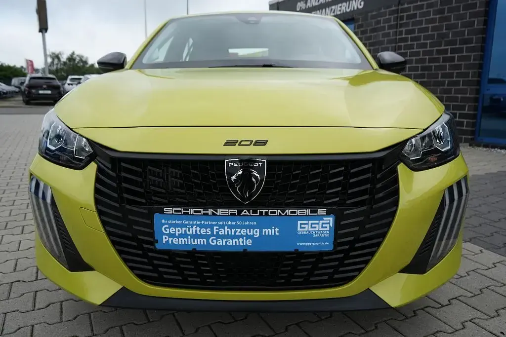 Gebraucht Peugeot 208 101 PS (74 kW) 2024 Kleinwagen