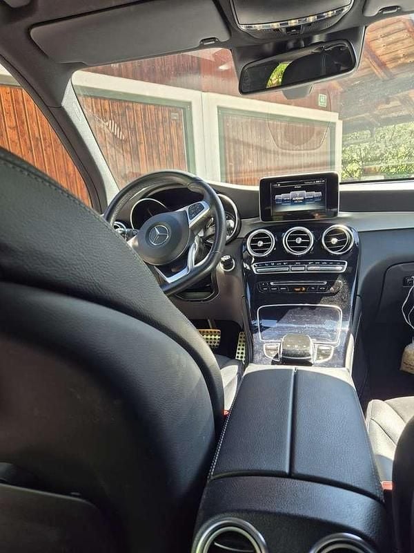 Schwarz Gebraucht 2016 Mercedes GLC250 AMG line SUV | 25.800 € (Guter Preis) - Bild 1/4