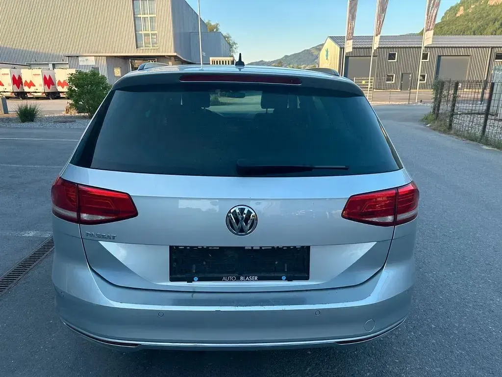 Gebraucht VW Passat Comfortline 120 PS (88 kW) 2018 Silber Kombi