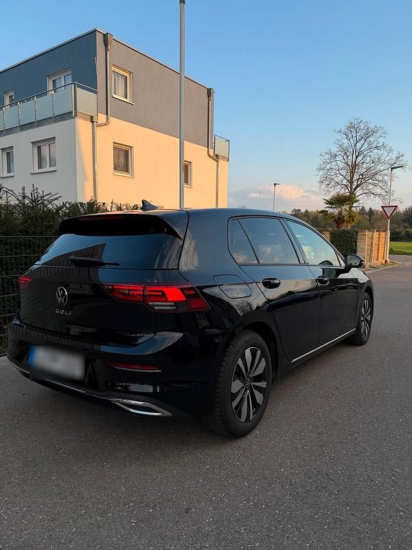 Gebraucht VW Golf VIII Move 150 PS (110 kW) 2023 Schwarz Limousine