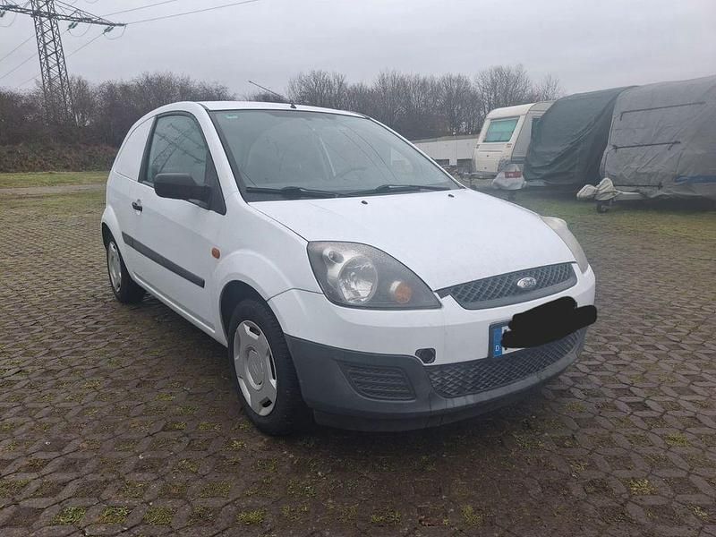 Gebraucht Ford Fiesta 68 PS (50 kW) 2008 Weiß Kleinwagen