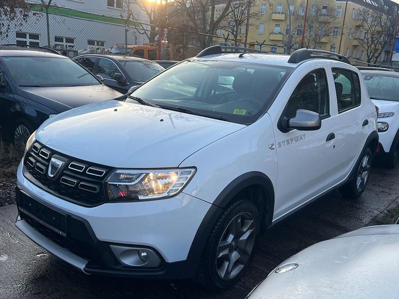 Gebraucht Dacia Sandero Essentiel 73 PS (53 kW) 2019 Weiß Kleinwagen