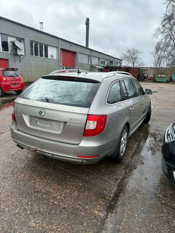 Gebraucht Skoda Superb Ambition 140 PS (102 kW) 2010 Beige Kombi