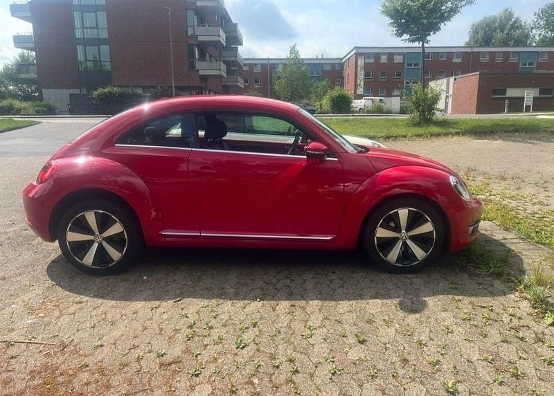 Gebraucht VW Beetle Design 105 PS (77 kW) 2014 Rot Kleinwagen