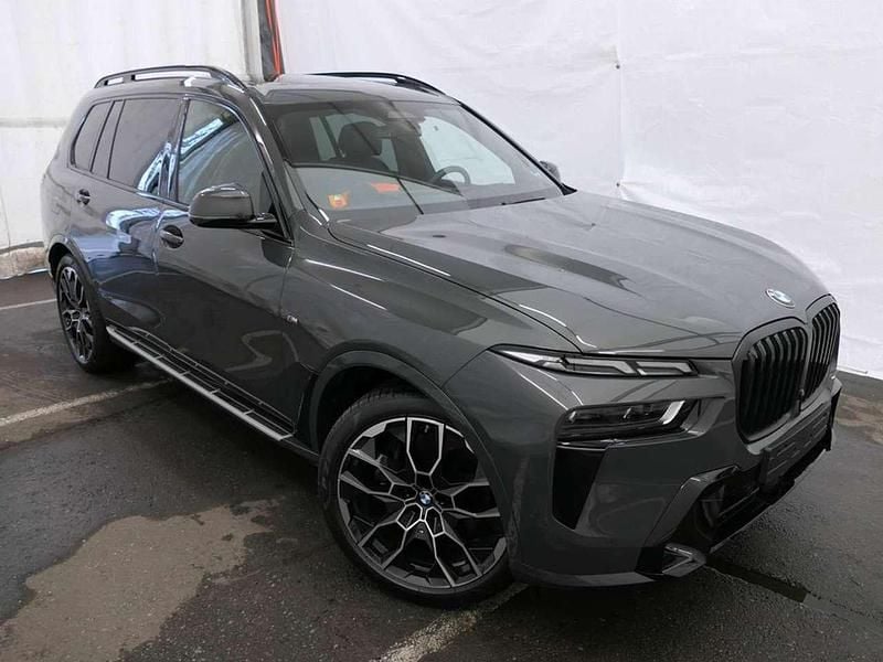 Gebraucht BMW X7 352 PS (258 kW) 2025 Bmw individual dravitgrau SUV