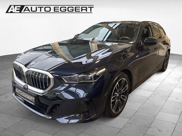 Schwarz Gebraucht 2024 BMW 520 M Sport Kombi | 53.850 € (Etwas zu teuer) - Bild 1/3