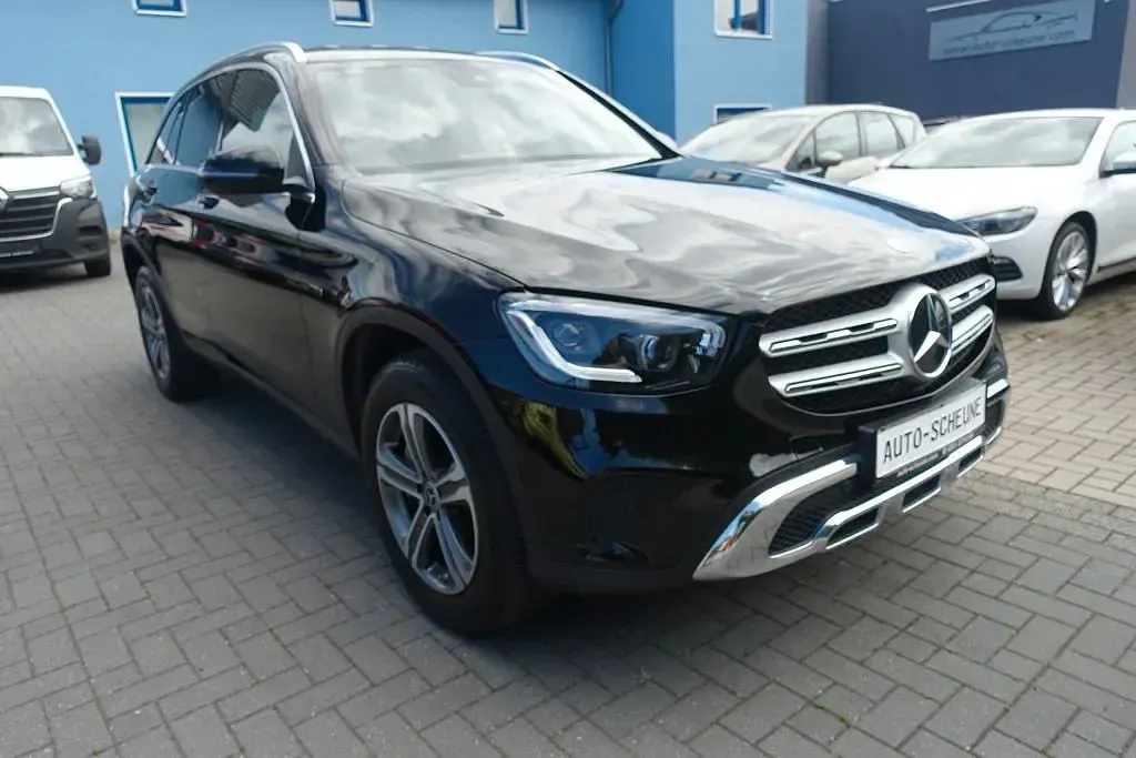 Gebraucht Mercedes GLC300de 194 PS (142 kW) 2021 Schwarz SUV