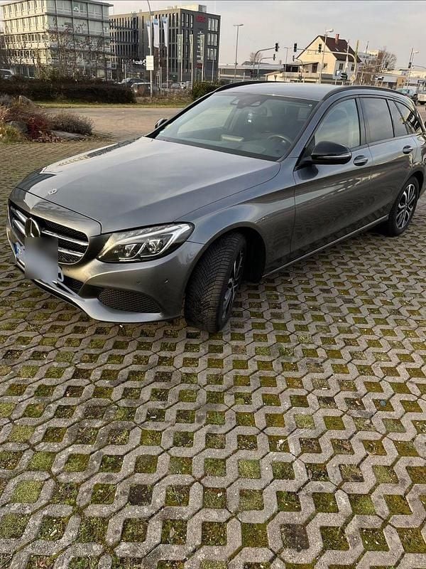 Grau Gebraucht 2017 Mercedes C220 Kombi | 18.900 € (Etwas zu teuer) - Bild 1/4