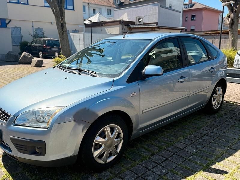 Second-hand Ford Focus 100 CP (73 kW) 2006 Albastru Berlinǎ