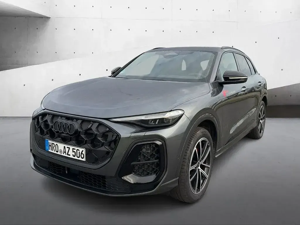 Gebraucht Audi Q5 Sport 252 PS (185 kW) 2025 Grau SUV