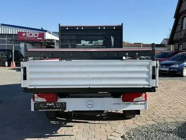 Używany Mercedes Sprinter 163 KM (119 kW) 2021 Biały Van