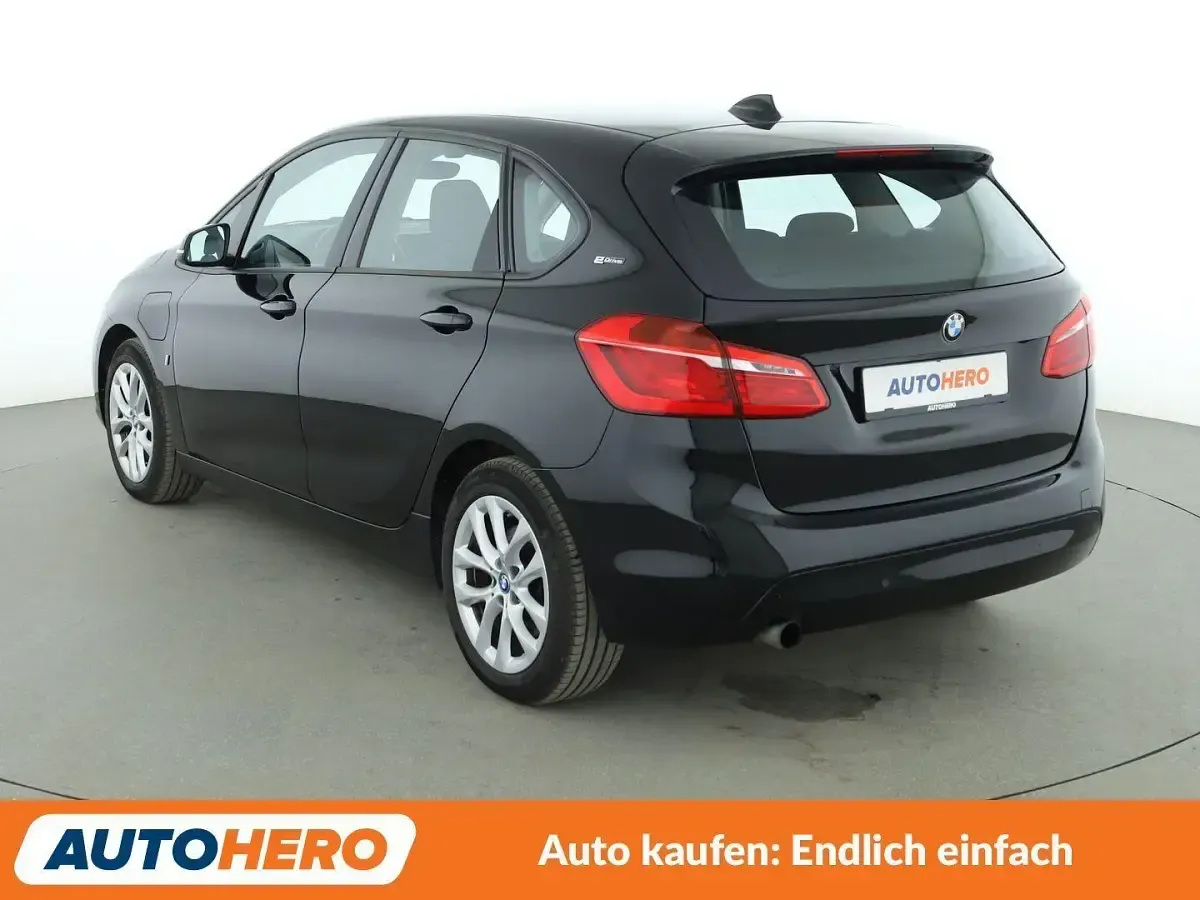Używany BMW 225 Active Tourer Advantage 224 KM (164 kW) 2017 Czarny Minivan