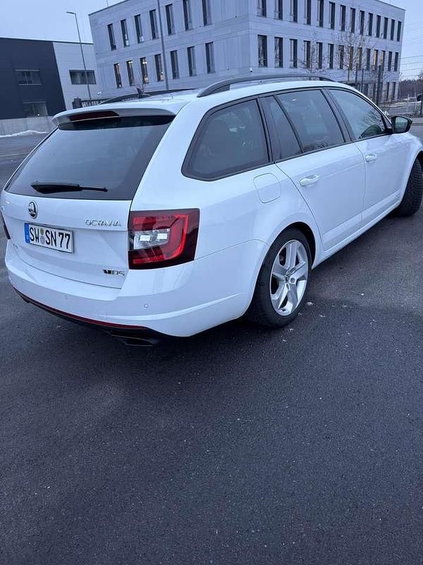 Gebraucht Skoda Octavia RS 184 PS (135 kW) 2020 Weiß Kombi