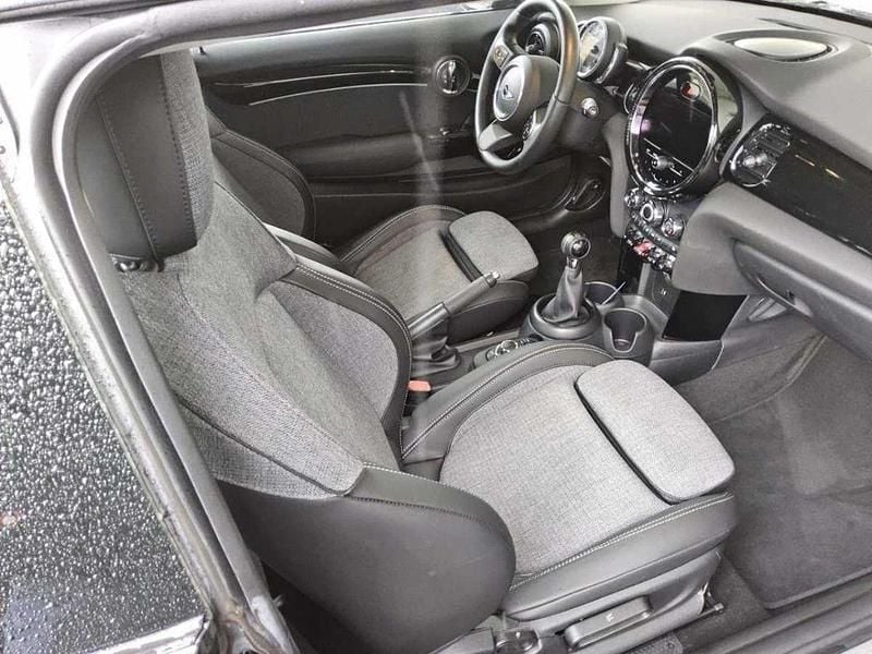 Gebraucht Mini ONE Classic 102 PS (75 kW) 2022 Schwarz Kleinwagen