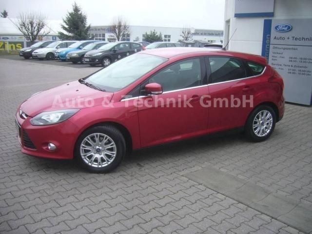 Gebraucht Ford Focus 150 PS (110 kW) 2015 Rot metallic Limousine