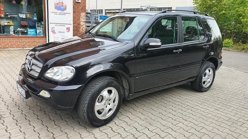 Schwarz Gebraucht 2005 Mercedes ML350 SUV | 4.490 € (Superpreis) - Bild 1/4
