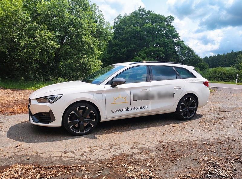 Weiß Gebraucht 2021 Cupra Leon VZ Kombi | 19.900 € (Guter Preis) - Bild 1/4